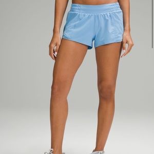 Lululemon Hotty Hot Low-Rise Lined Short 2.5”